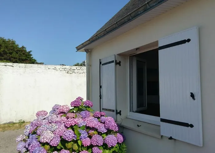 A Moins De 100 Metres De La Mer A La Pointe De Trevignon